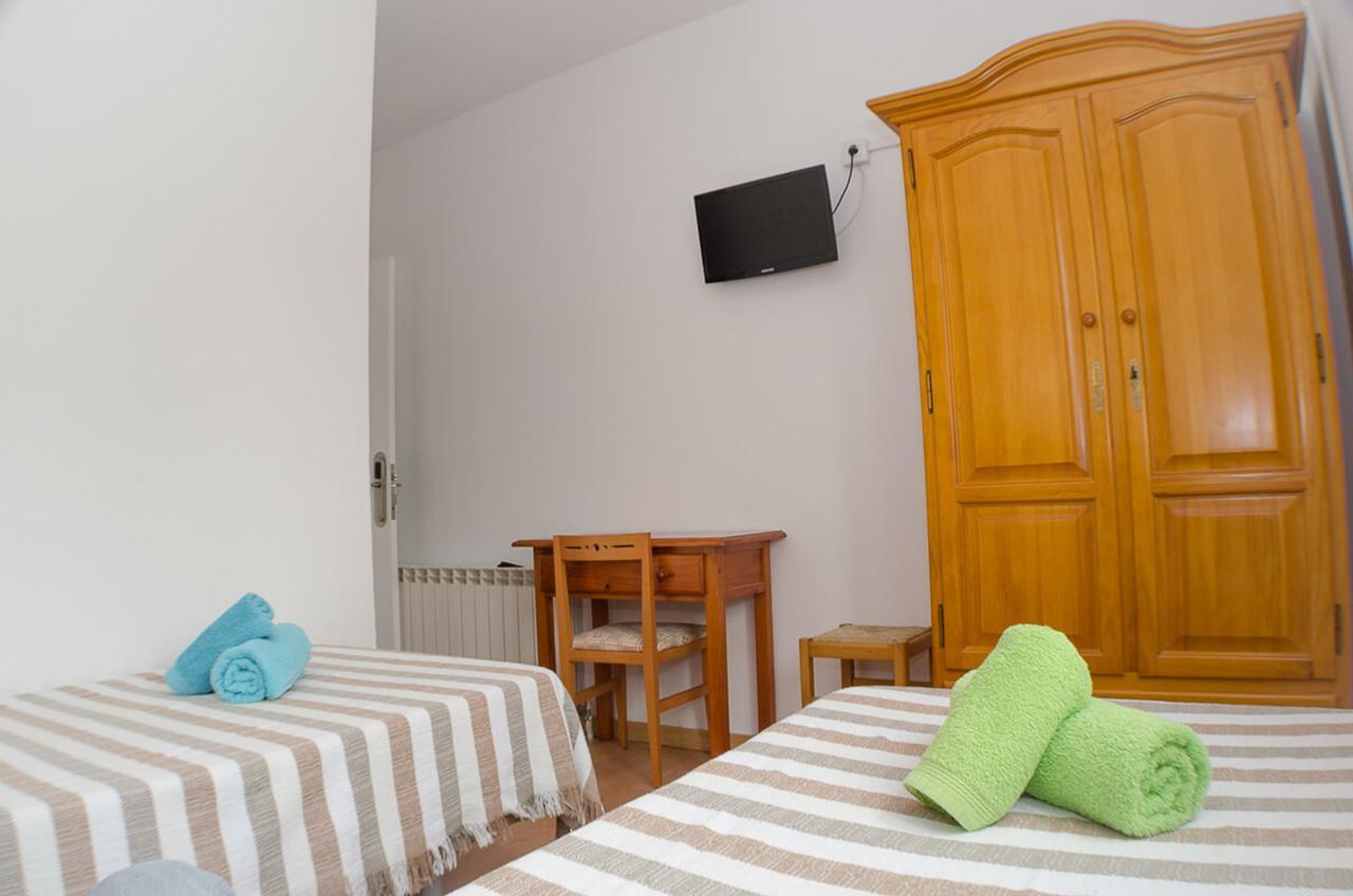 Hostal Los Calatravos Alcaniz Bagian luar foto