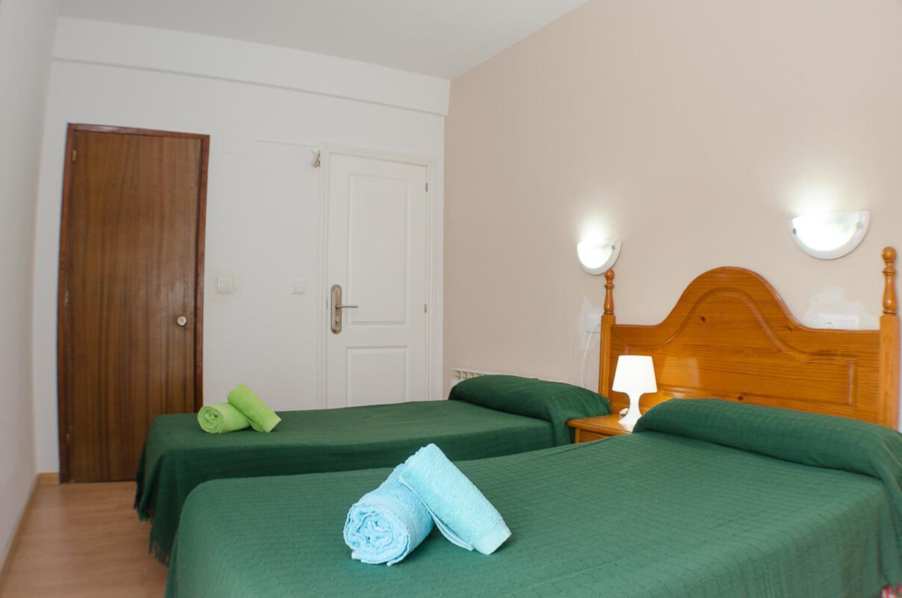 Hostal Los Calatravos Alcaniz Bagian luar foto