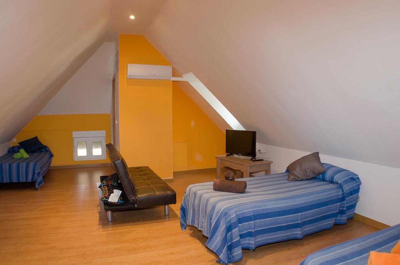 Hostal Los Calatravos Alcaniz Bagian luar foto