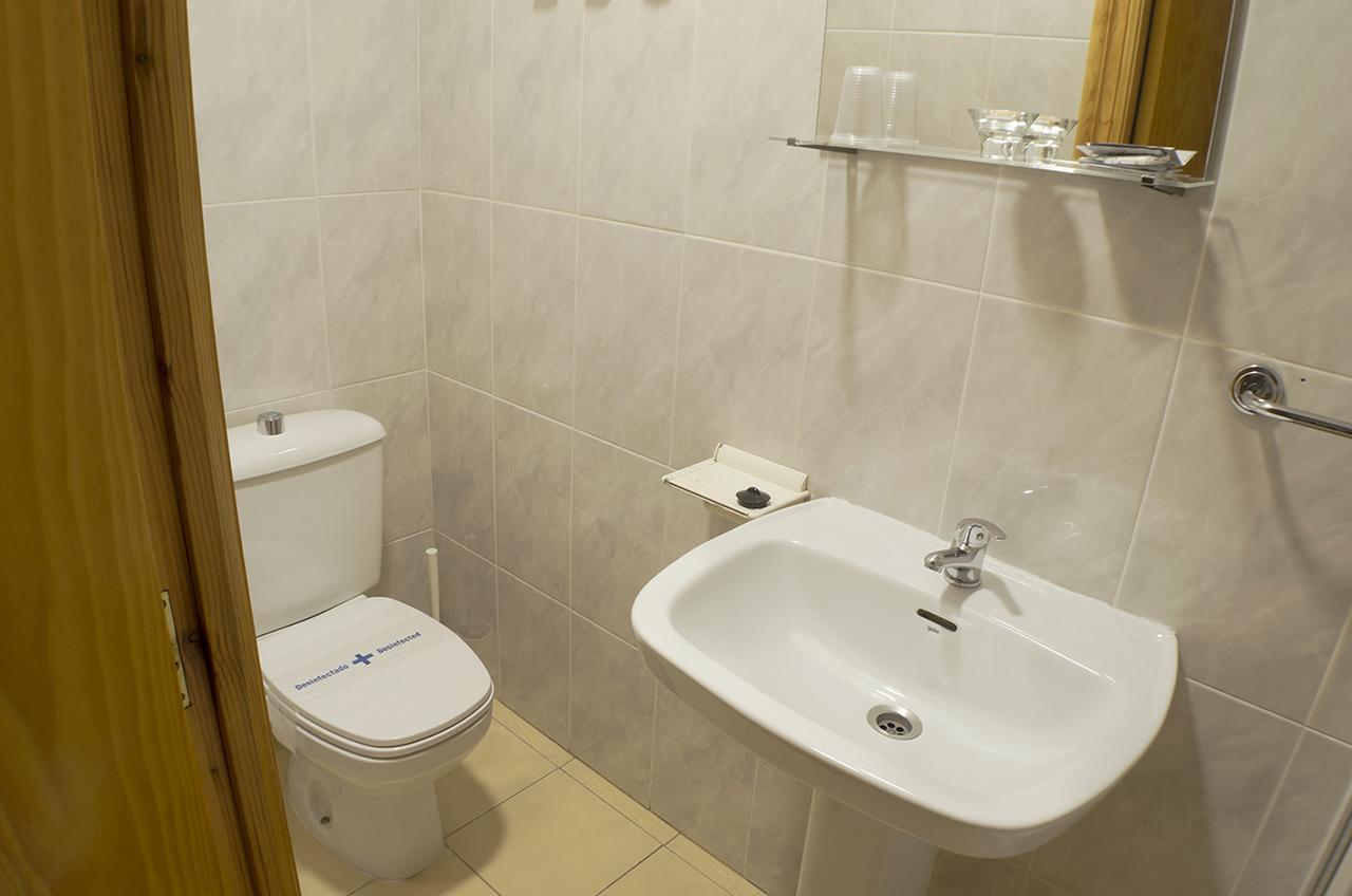 Hostal Los Calatravos Alcaniz Bagian luar foto