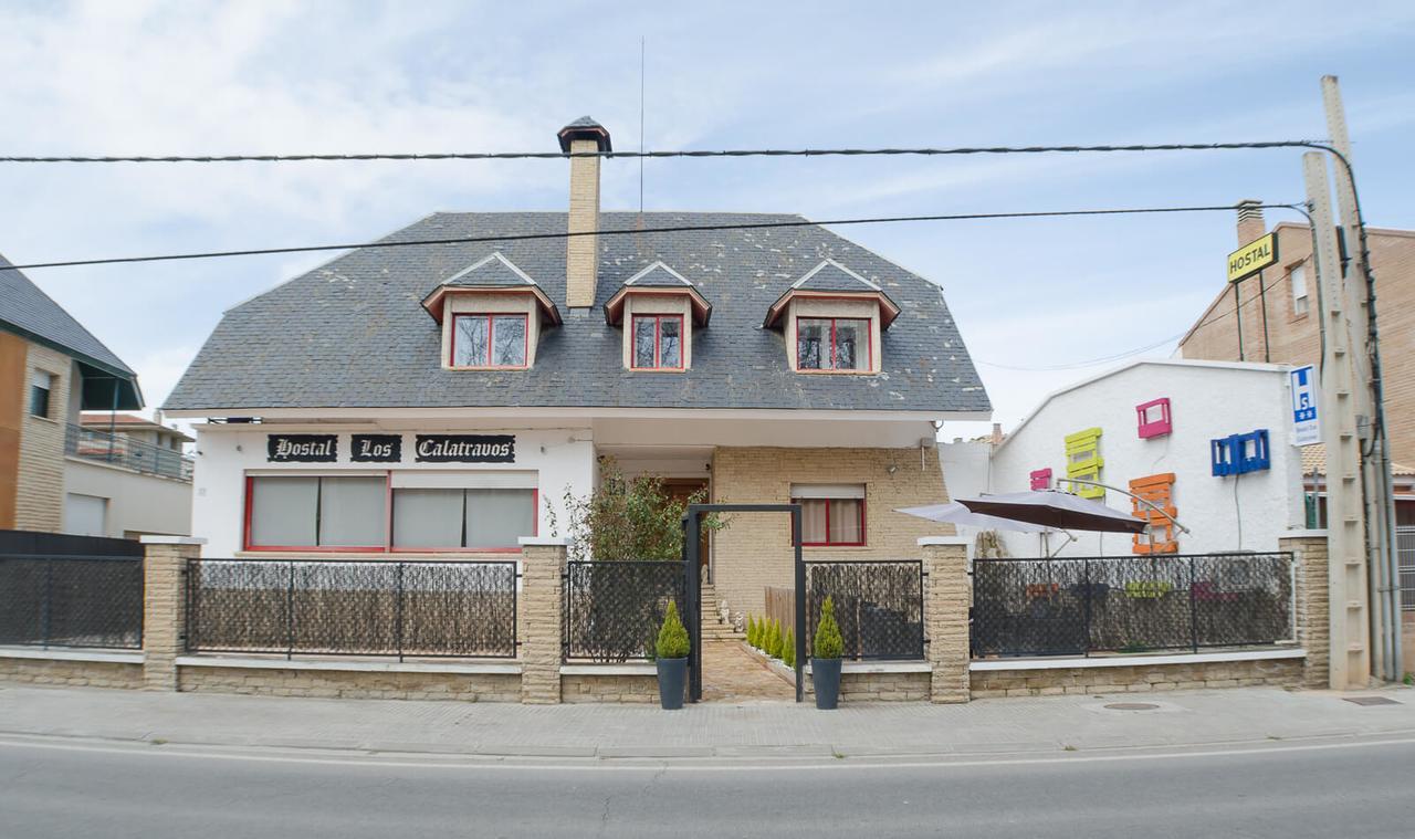 Hostal Los Calatravos Alcaniz Bagian luar foto