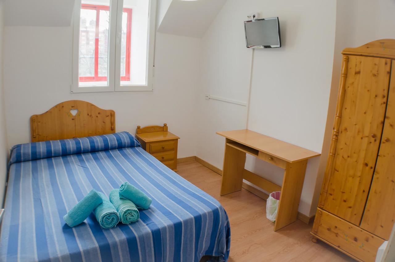 Hostal Los Calatravos Alcaniz Bagian luar foto